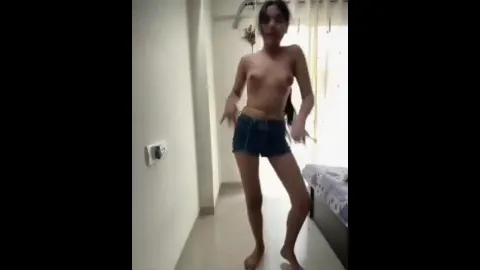 Wild gf deepthroat blowjob and hindi dirty talk viral sex mms