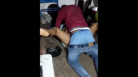Desi aunty hardcore floor sex with lover viral mms