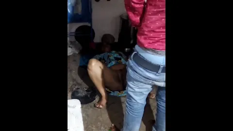 Desi aunty hardcore floor sex with lover viral mms