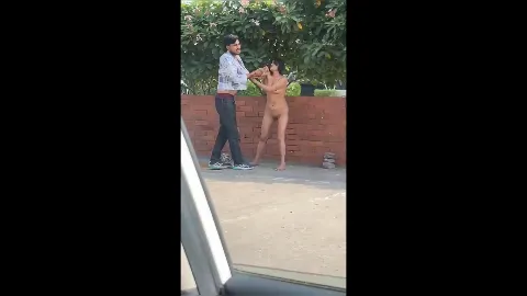 Pune drunk girl strips full naked in public after fight with boyfriend viral mms