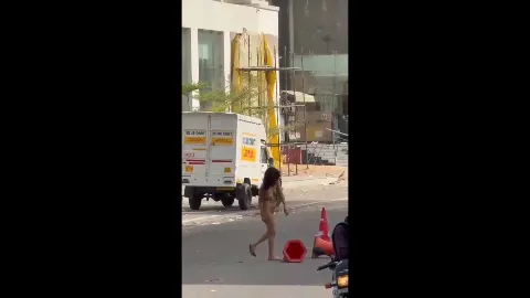 Pune drunk girl strips full naked in public after fight with boyfriend viral mms