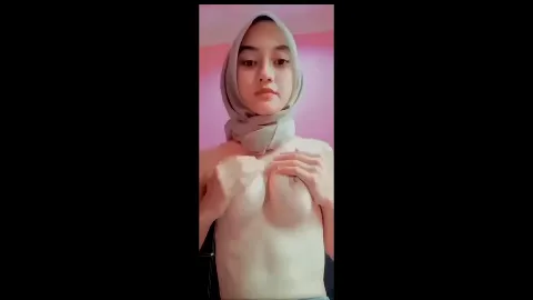 Super hot hijab girl nude showing boobs