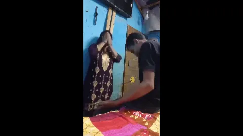 Bhopal hot girl secret romance with jija ji kissing in room