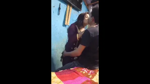Bhopal hot girl secret romance with jija ji kissing in room